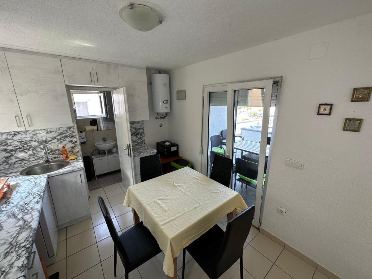 Apartments Kovac Vir Luaran gambar